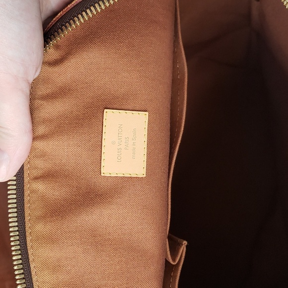 Louis vuitton Lock it GM Monogram Canvas and leather with lock and key🔥 😍💕 - Picture 15 of 17